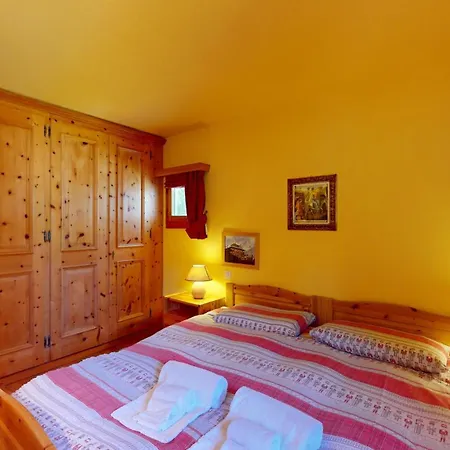 Champagna 5 Apartment