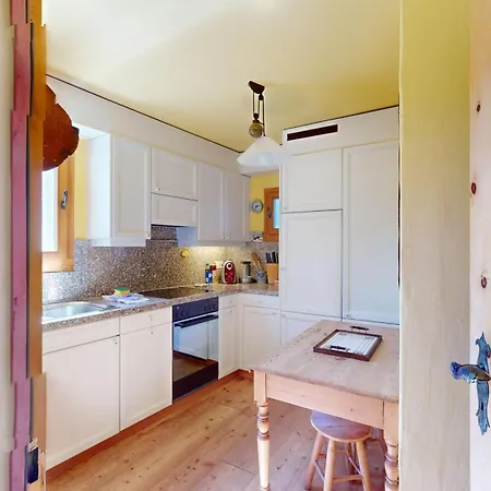 Champagna 5 Apartment